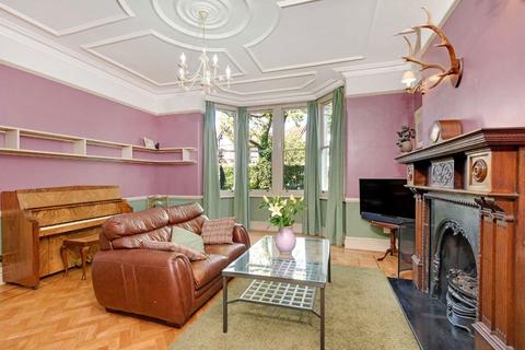 6 bedroom semi-detached house for sale, Lynton Road, London W3