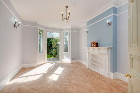 6 bedroom semi-detached house for sale, Lynton Road, London W3