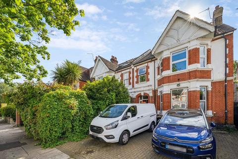 3 bedroom flat for sale, Twyford Avenue, London W3