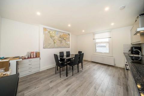 2 bedroom flat for sale, Horn Lane, London W3