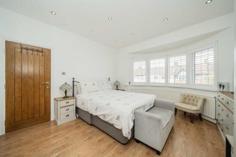 4 bedroom house for sale, Cecil Road, London W3