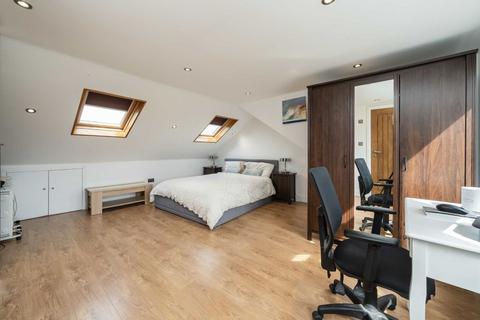 30 Cecil Road, London, W3 0DB