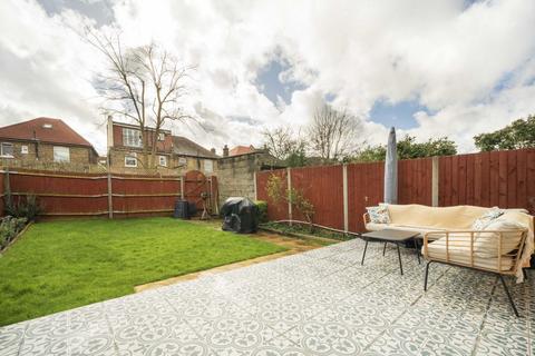 30 Cecil Road, London, W3 0DB