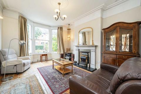 2 bedroom flat for sale, Grafton Road, London W3