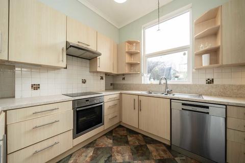 2 bedroom flat for sale, Grafton Road, London W3