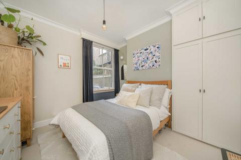 2 bedroom flat for sale, Valetta Road, London W3