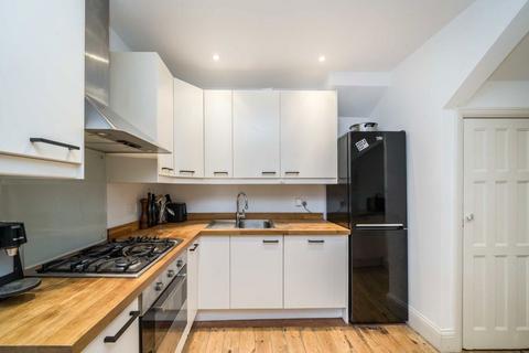 4 bedroom house for sale, Cecil Road, London W3