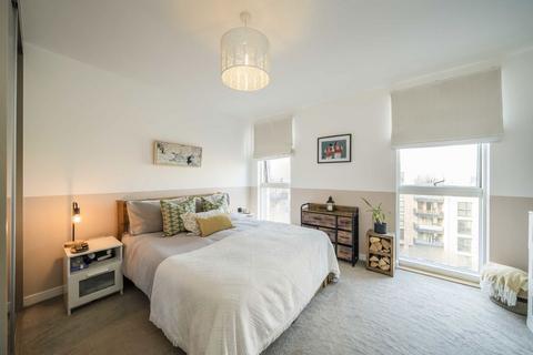 1 bedroom flat for sale, Whelan Road, London W3