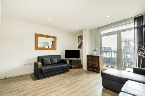 2 bedroom flat for sale, Stanley Road, London W3