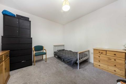 2 bedroom flat for sale, Stanley Road, London W3