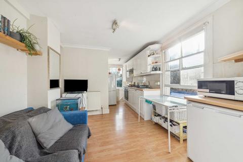 3 bedroom flat for sale, Petersfield Road, London W3