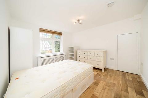 3 bedroom flat for sale, Canada Road, London W3