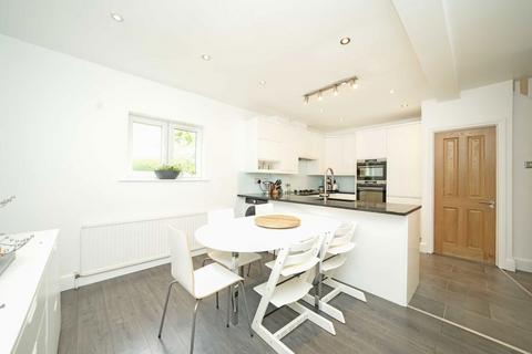 2 bedroom terraced house for sale, Spooners Mews, London W3