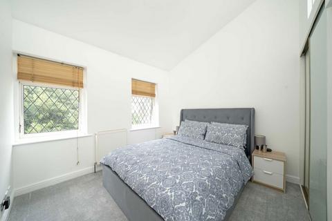 2 bedroom terraced house for sale, Spooners Mews, London W3