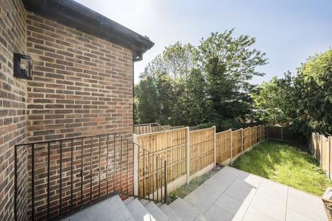 Flat 2, 2 Lynton Road, London, W3 9HP