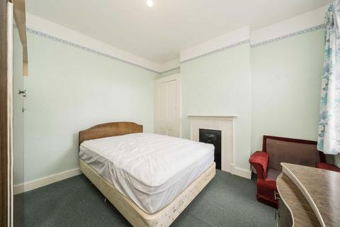 3 bedroom house for sale, Larden Road, London W3