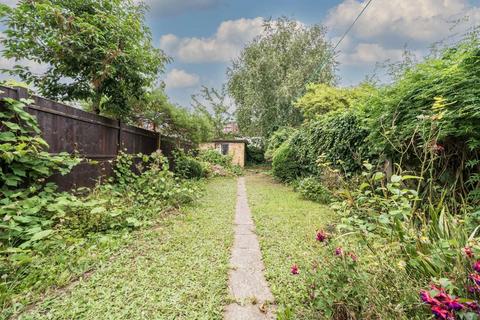 30 Larden Road, London, W3 7SU