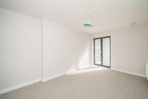 2 bedroom flat for sale, Gunnersbury Lane, London W3