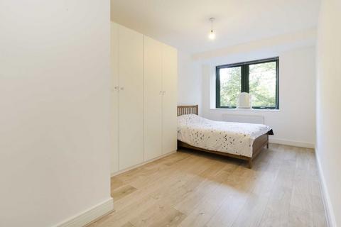 2 bedroom flat for sale, Brunswick Road, London W5