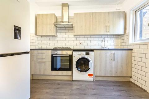 3 bedroom house to rent, Manor Road, London W13