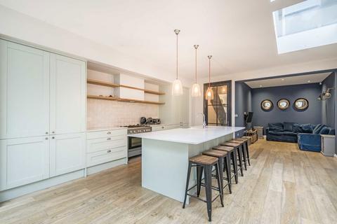 undefined, Kingsley Avenue, London W13