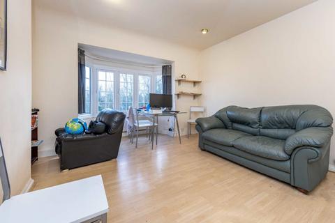 2 bedroom flat for sale, Hanger Lane, London W5