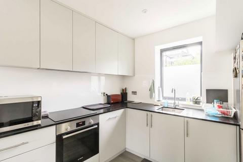 2 bedroom flat to rent, Hamilton Road, London W5