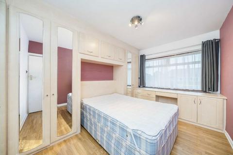 2 bedroom flat to rent, Cavendish Avenue, London W13