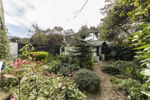 5 Rosemount Road, London, W13 0HJ
