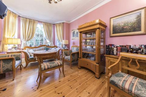 5 Rosemount Road, London, W13 0HJ