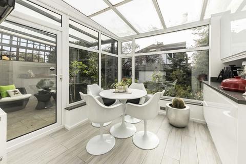 5 Rosemount Road, London, W13 0HJ