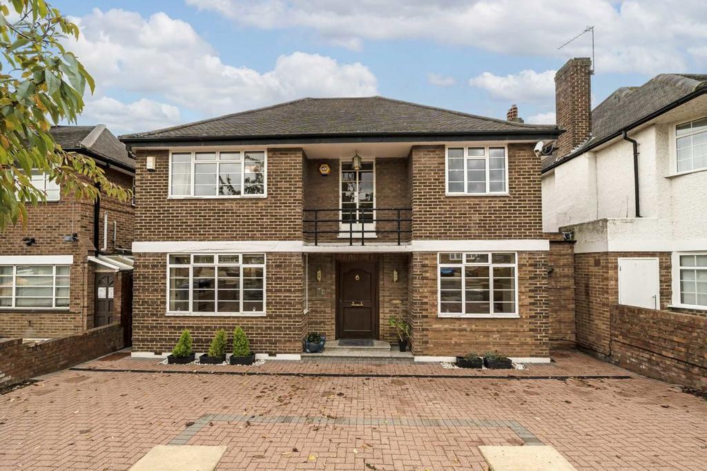 Beaufort Road, London W5 5 bed house to rent £4,996 pcm (£1,153 pw)