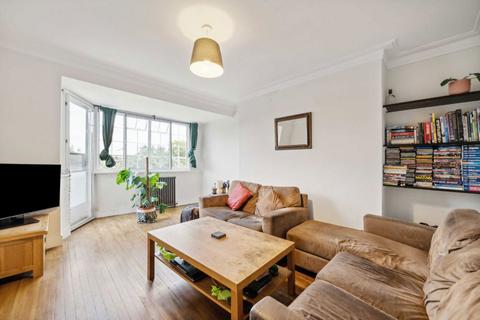 3 bedroom flat for sale, Ealing Village, London W5