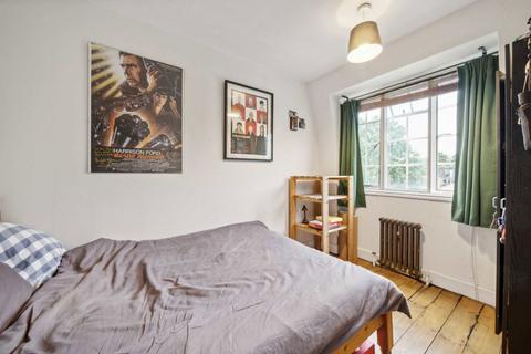 3 bedroom flat for sale, Ealing Village, London W5