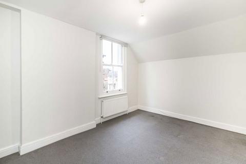 3 bedroom flat to rent, Denbigh Road, London W13