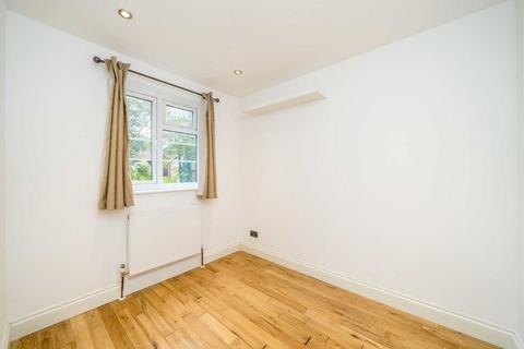 2 bedroom flat to rent, Ashbourne Road, London W5