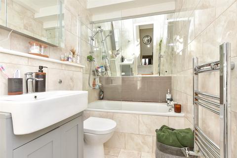 20 Cruden Road, Gravesend, DA12 4HD