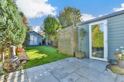 20 Cruden Road, Gravesend, DA12 4HD