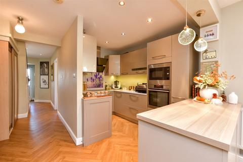 20 Cruden Road, Gravesend, DA12 4HD