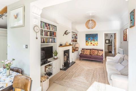 2 bedroom maisonette for sale, Lavington Road, London W13