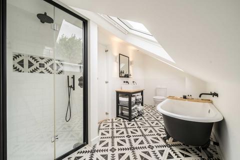 13a Midhurst Road, London, W13 9XS