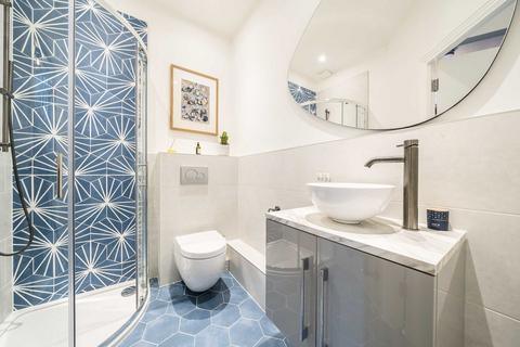 13a Midhurst Road, London, W13 9XS