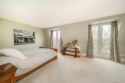 5 bedroom semi-detached house for sale, Gloucester Road, London W5