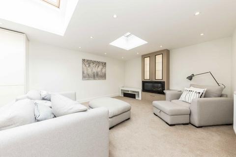 2 bedroom flat to rent, Studley Grange Road, London W7