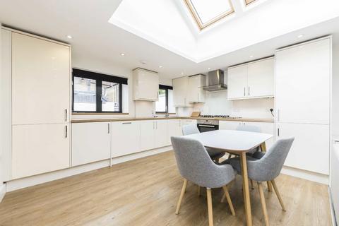 2 bedroom flat to rent, Studley Grange Road, London W7