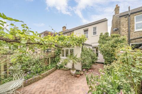 81 Hessel Road, London, W13 9EU