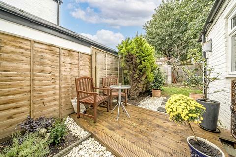 35b Coldershaw Road, London, W13 9EA