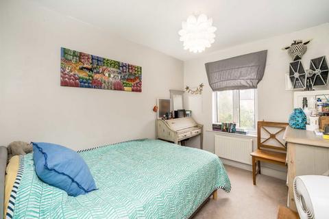 15 Dudley Gardens, London, W13 9LU