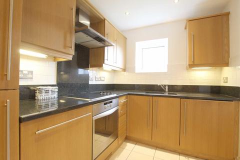 2 bedroom flat to rent, Holland Gardens, Brentford TW8