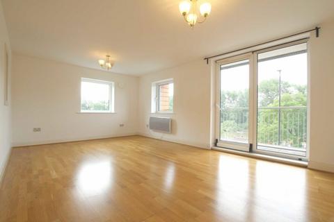 2 bedroom flat to rent, Holland Gardens, Brentford TW8